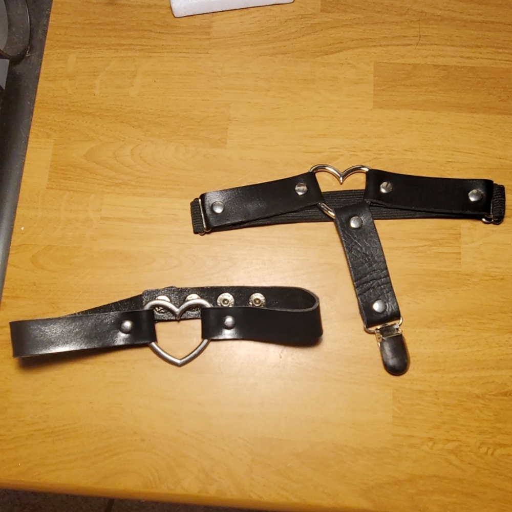 Heart garter and choker